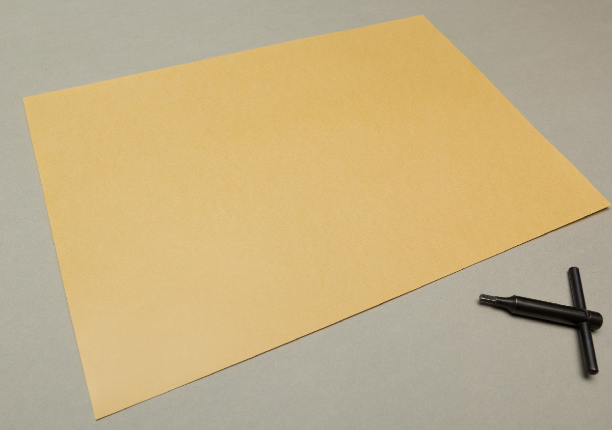 （写真9）茶色の用紙が胴張用紙。