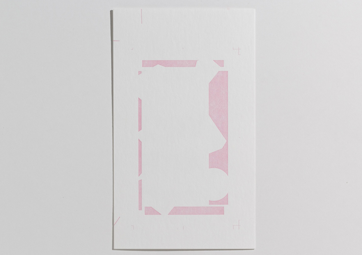 （写真23）亜鉛版の裏面。ピンク（PANTONE 196U）で刷られている。 | リトルブックレーベルのカードを作成する - 生田信一（ファー・インク） | 活版印刷研究所