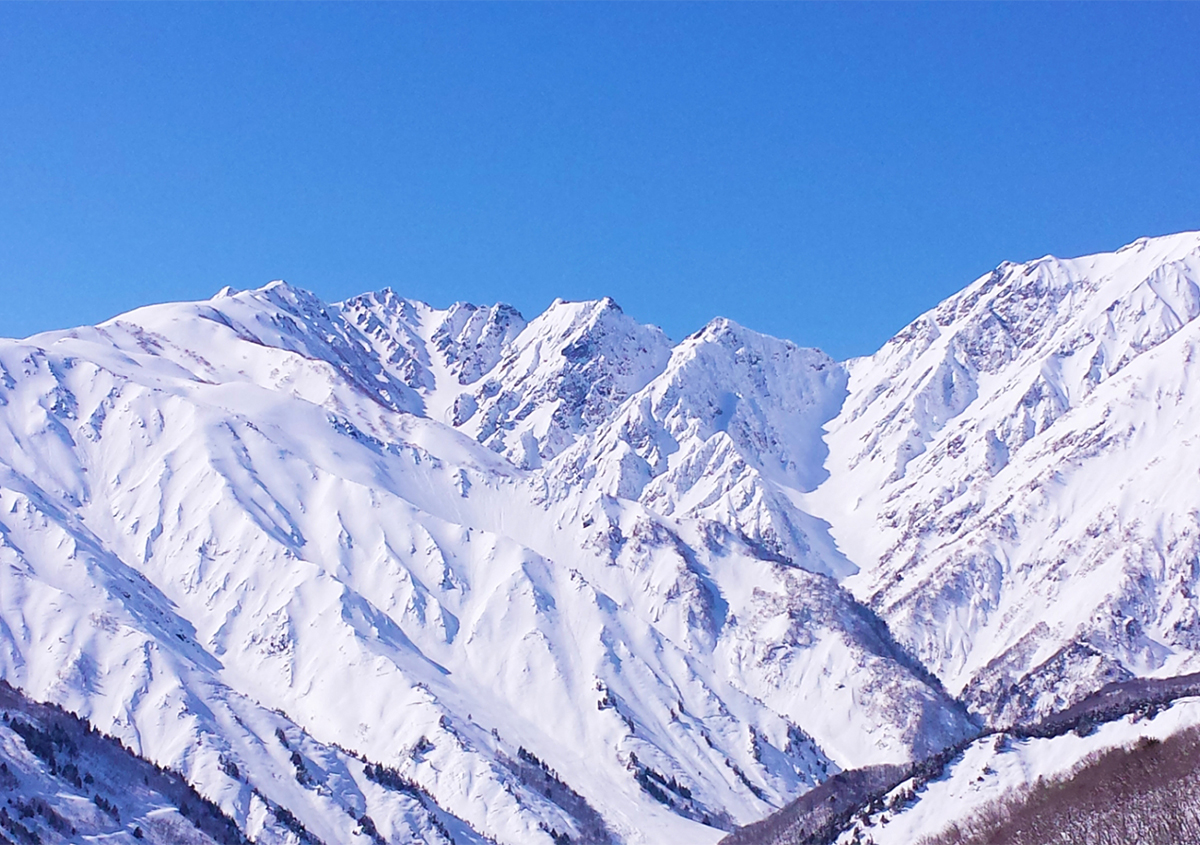 写真：雪山 | 色がもたらす影響や意味合い「 白 」 - 三星インキ株式会社 | 活版印刷研究所