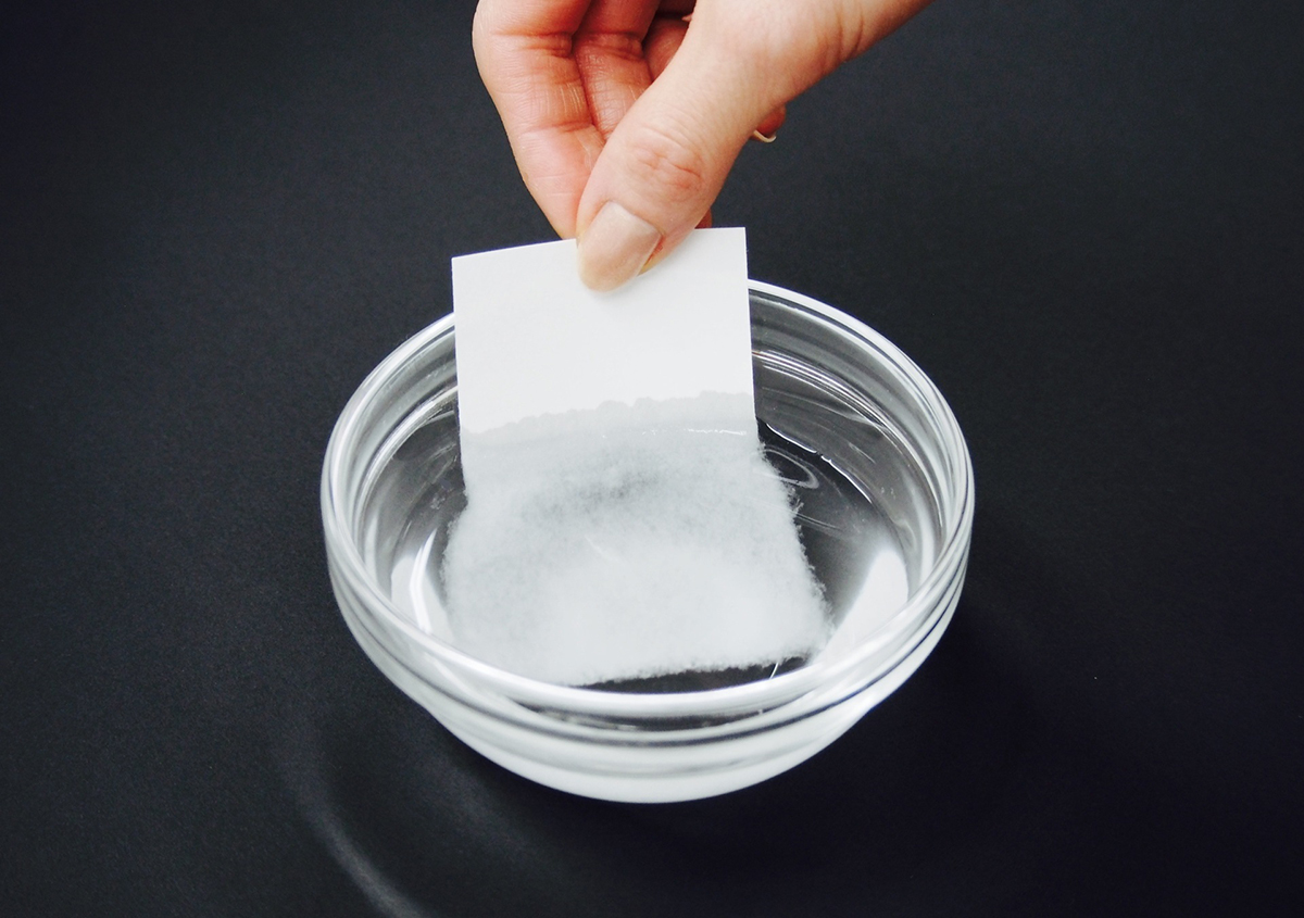 溶ける紙・水 | 機能のある紙（その2） - 平和紙業株式会社 | 活版印刷研究所