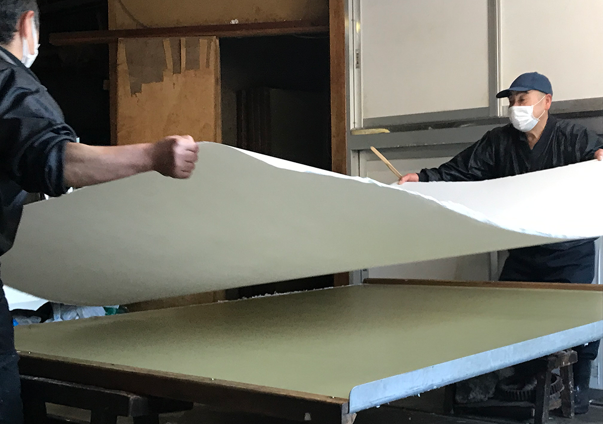 写真3 | 伝統ある越前和紙の今とこれからをつくり出す 五十嵐製紙 - 白須美紀 | 活版印刷研究所