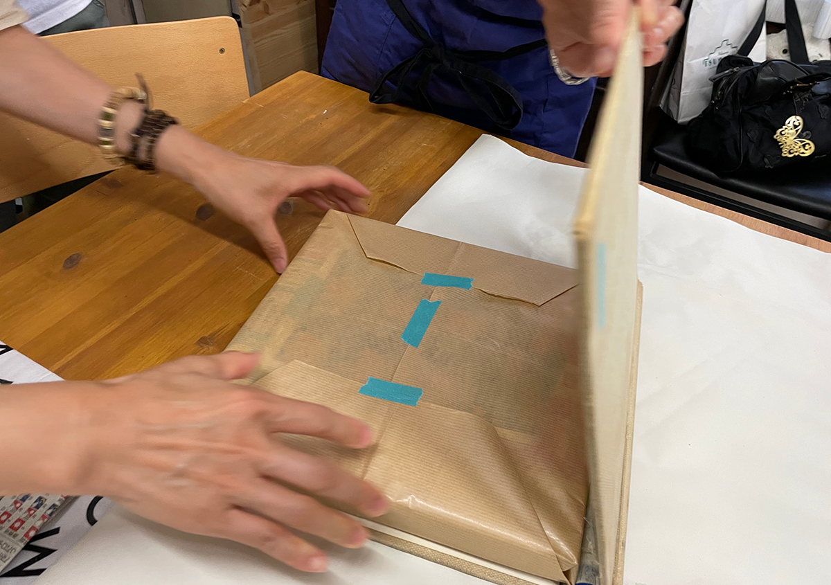 （写真8） | 新たな取り組み「修理の日」。画集の修理の記録 Vol. 2 - 京都大学図書館資料保存ワークショップ | 活版印刷研究所