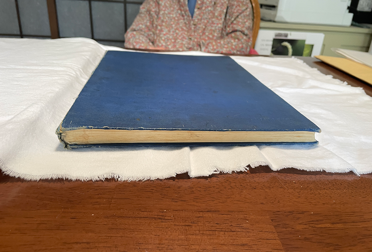 写真4 | ご依頼の本の修理作業記録 v.2 - 図書館資料保存ワークショップ | 活版印刷研究所