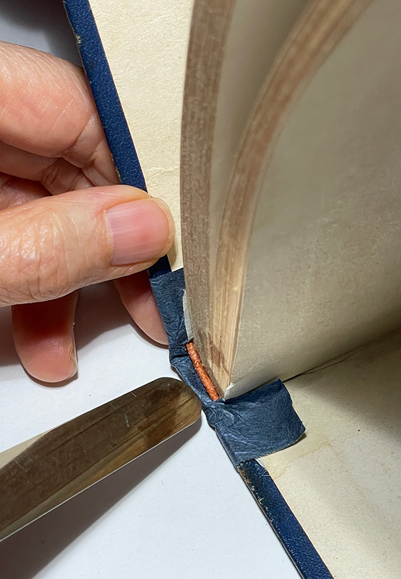 写真18 | ご依頼の本の修理作業記録 v.3 - 図書館資料保存ワークショップ | 活版印刷研究所