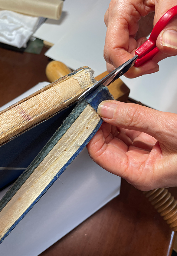 写真2 | ご依頼の本の修理作業記録 v.3 - 図書館資料保存ワークショップ | 活版印刷研究所