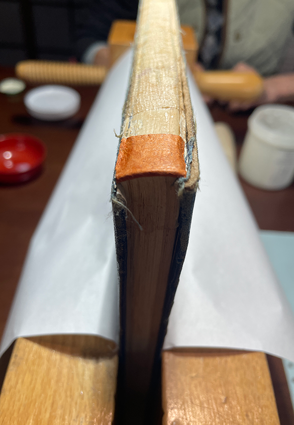 写真6 | ご依頼の本の修理作業記録 v.3 - 図書館資料保存ワークショップ | 活版印刷研究所