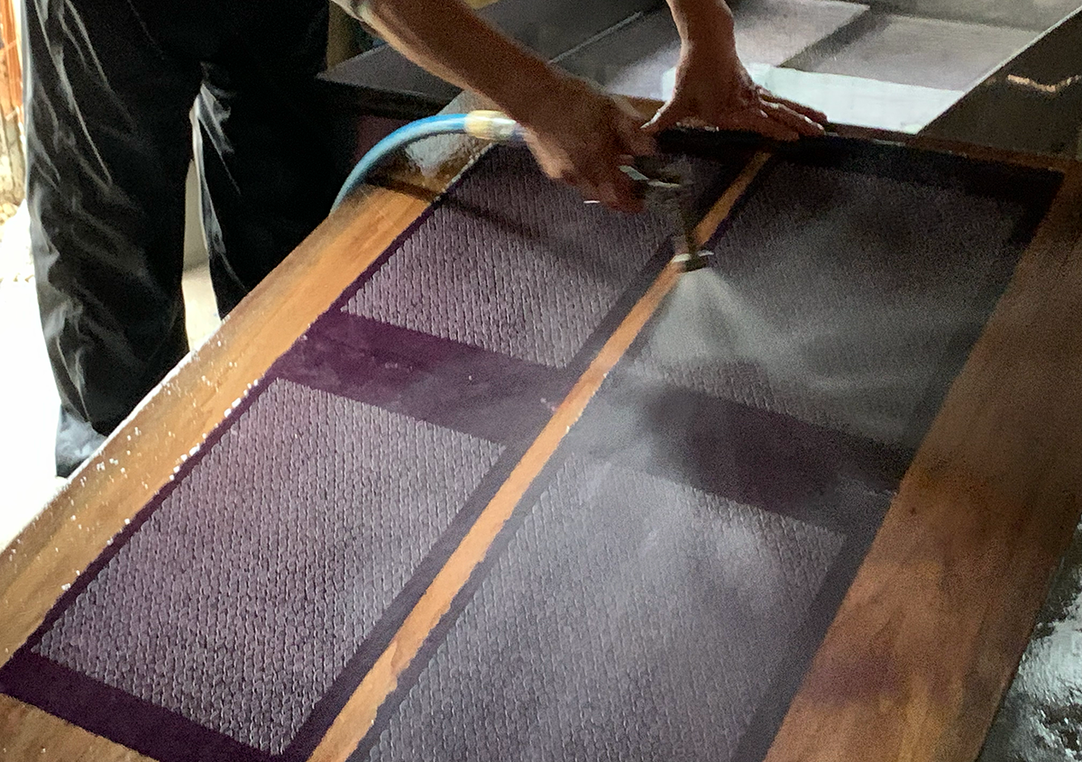 写真12 | 貴重な型紙で生み出される唯一無二の京染和紙 浅井長楽園 - 白須美紀 | 活版印刷研究所