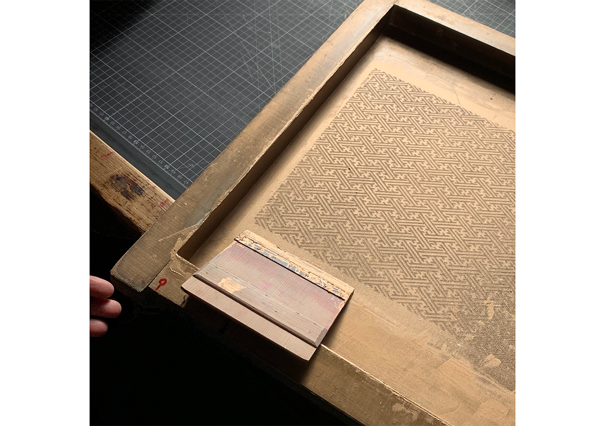 写真6 | 貴重な型紙で生み出される唯一無二の京染和紙 浅井長楽園 - 白須美紀 | 活版印刷研究所